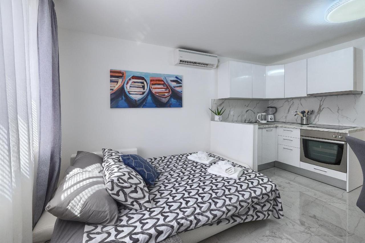 Studio Apartman Luka 波梅尔 外观 照片