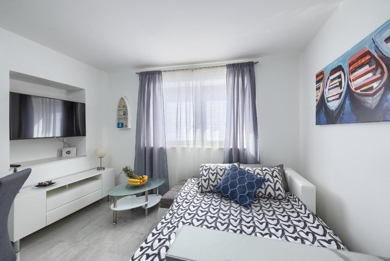 Studio Apartman Luka 波梅尔 外观 照片
